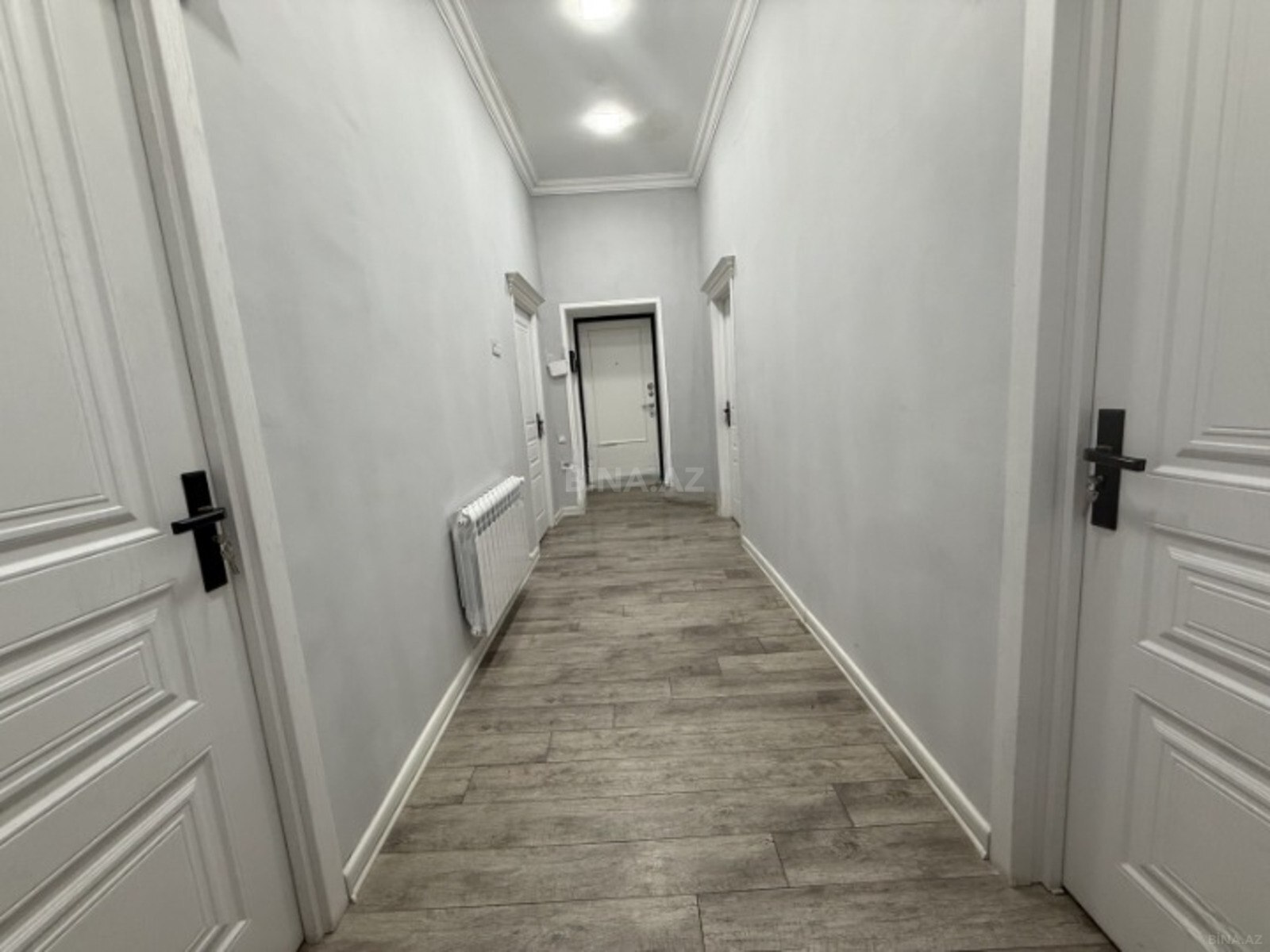 4 otaqlı Köhnə tikili, Nizami m., Bakı
