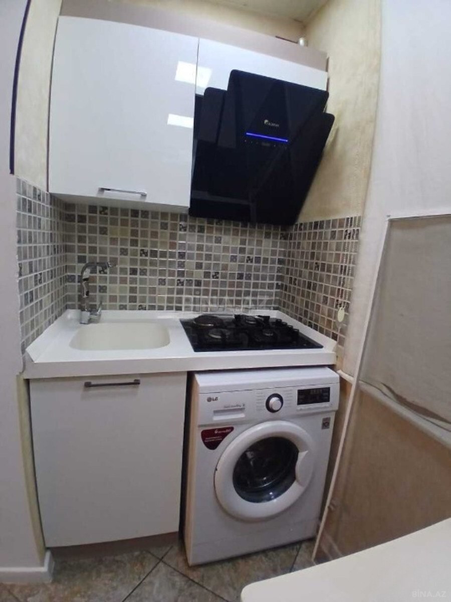 2 otaqlı Köhnə tikili, Elmlər Akademiyası m., Bakı