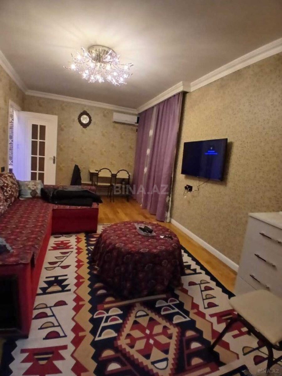 2 otaqlı Köhnə tikili, Elmlər Akademiyası m., Bakı