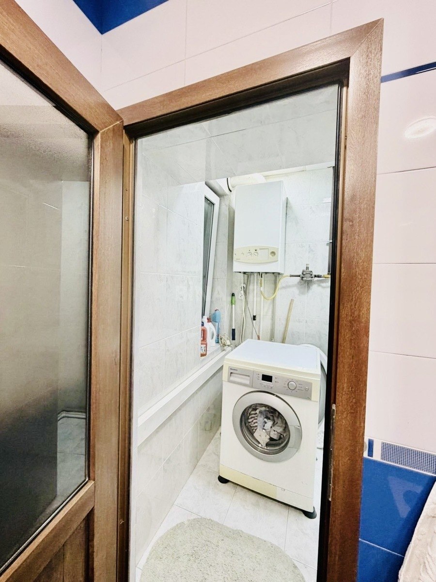 4 otaqlı Köhnə tikili, Elmlər Akademiyası m., Bakı