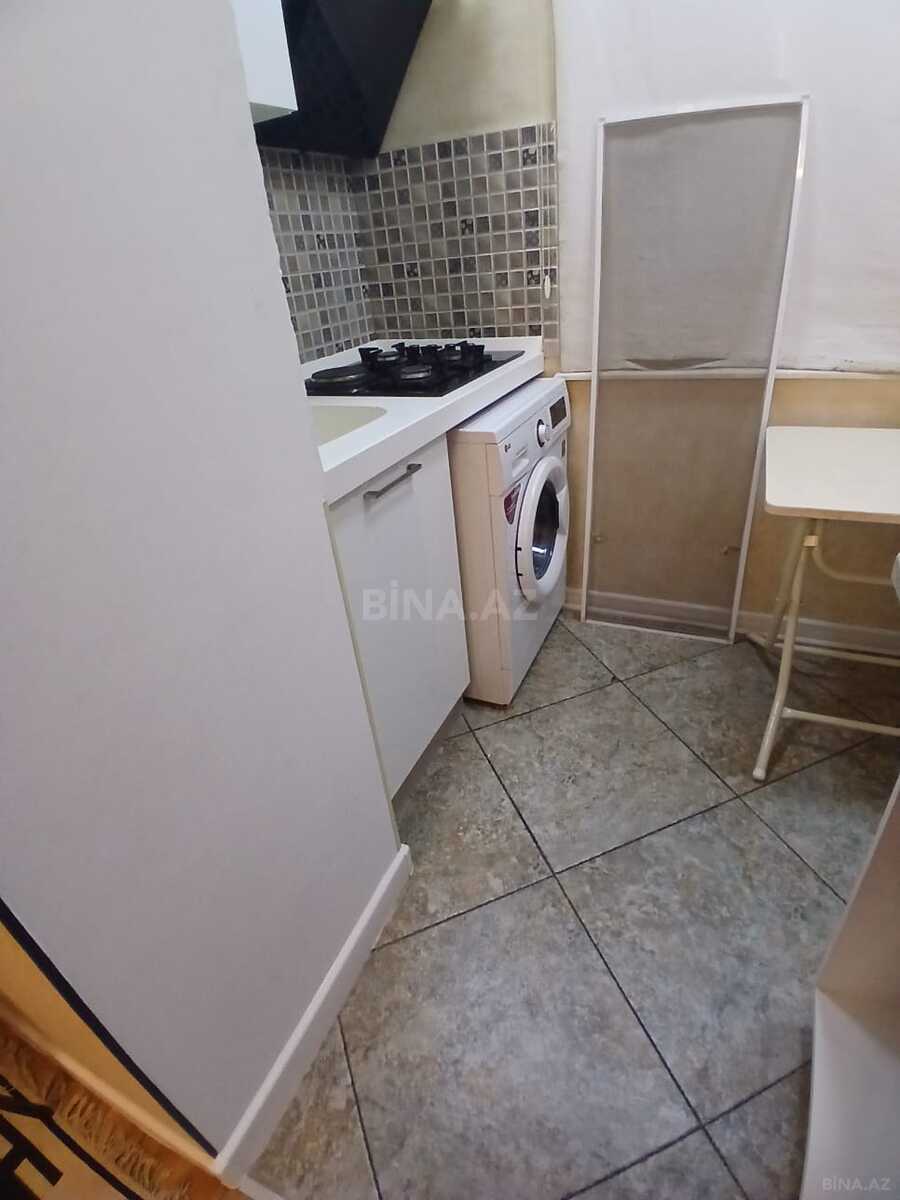 2 otaqlı Köhnə tikili, Elmlər Akademiyası m., Bakı