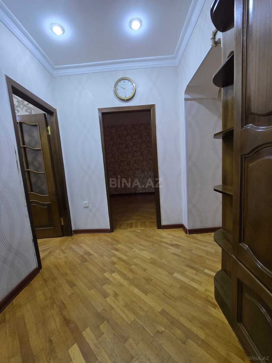3 otaqlı Köhnə tikili, Nizami m., Bakı