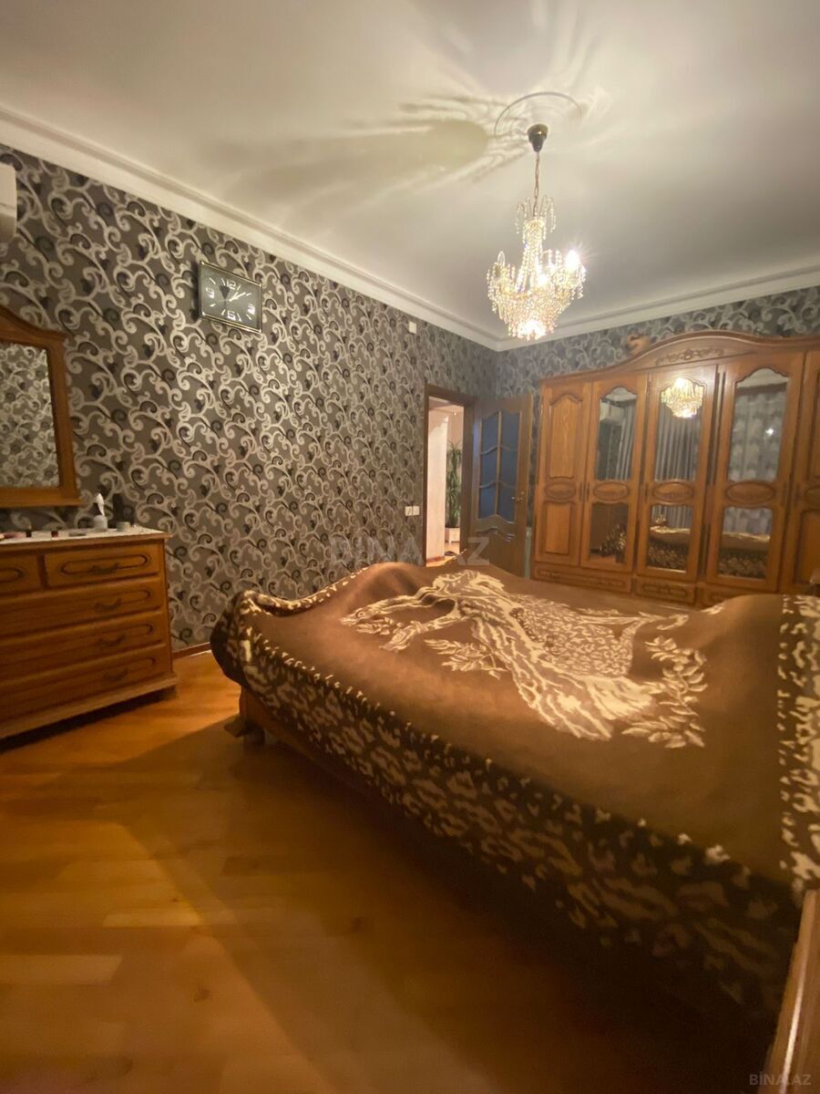 3 otaqlı Köhnə tikili, Nizami m., Bakı