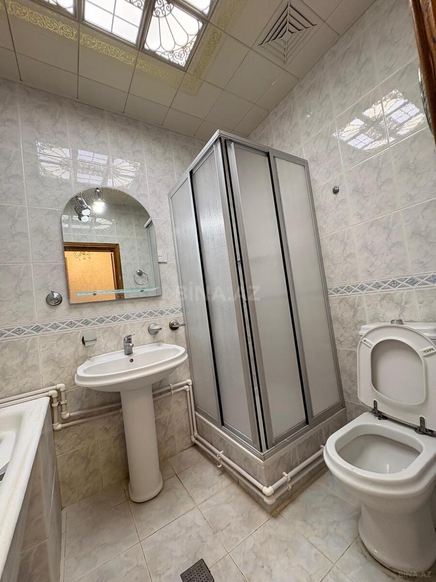 3 otaqlı Köhnə tikili, Elmlər Akademiyası m., Bakı
