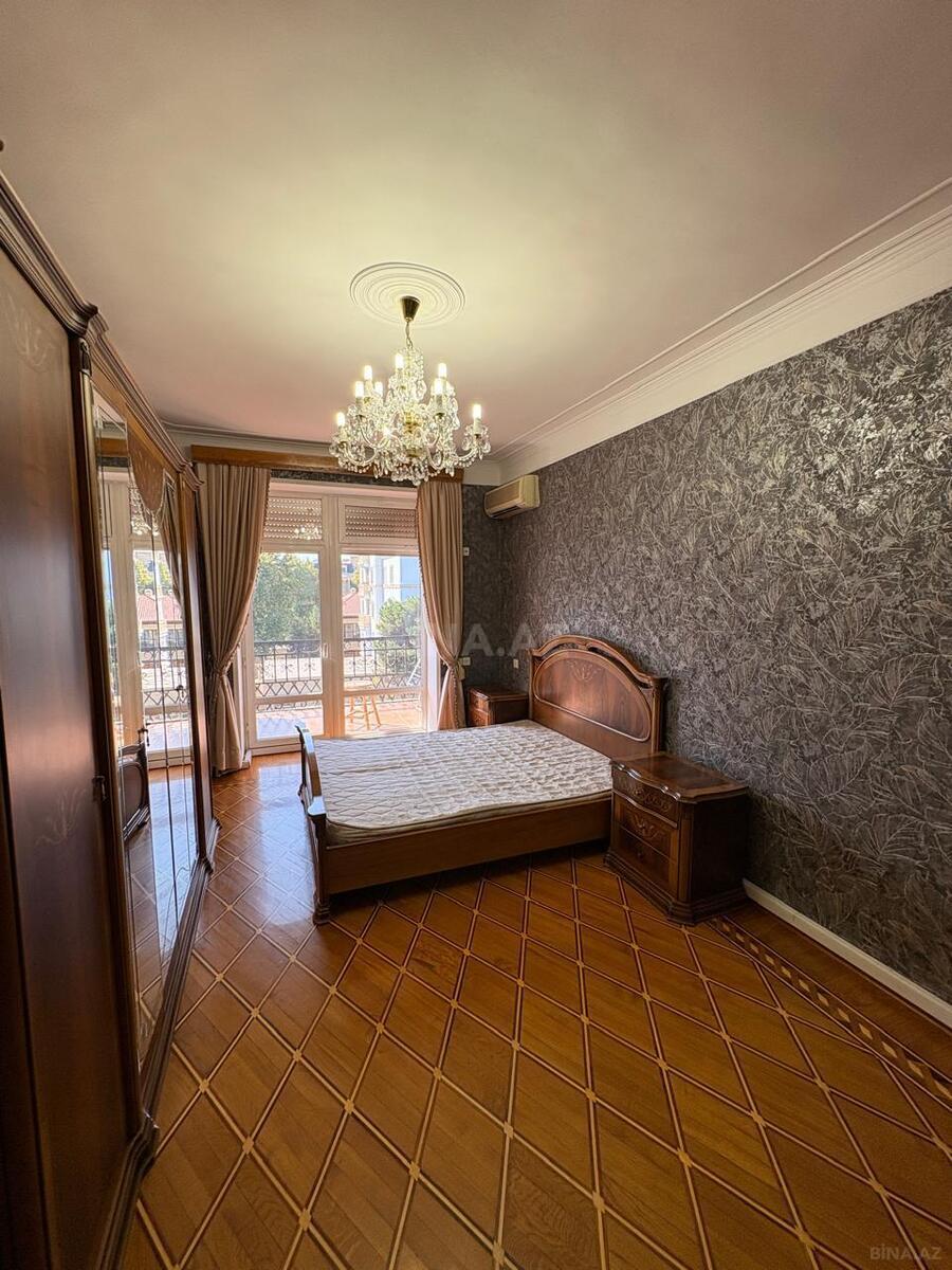 3 otaqlı Köhnə tikili, Elmlər Akademiyası m., Bakı