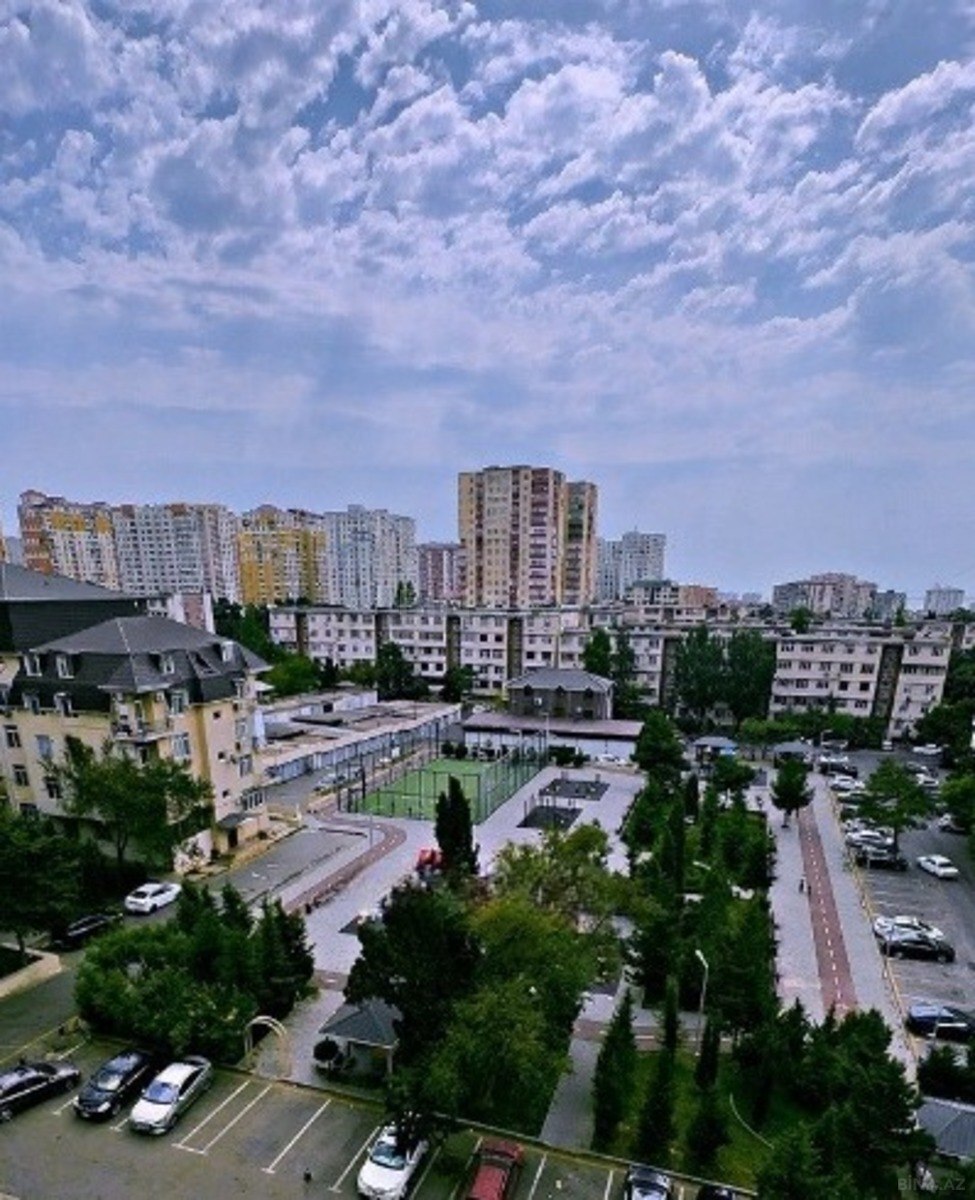 4 otaqlı Köhnə tikili, Həzi Aslanov m., Bakı
