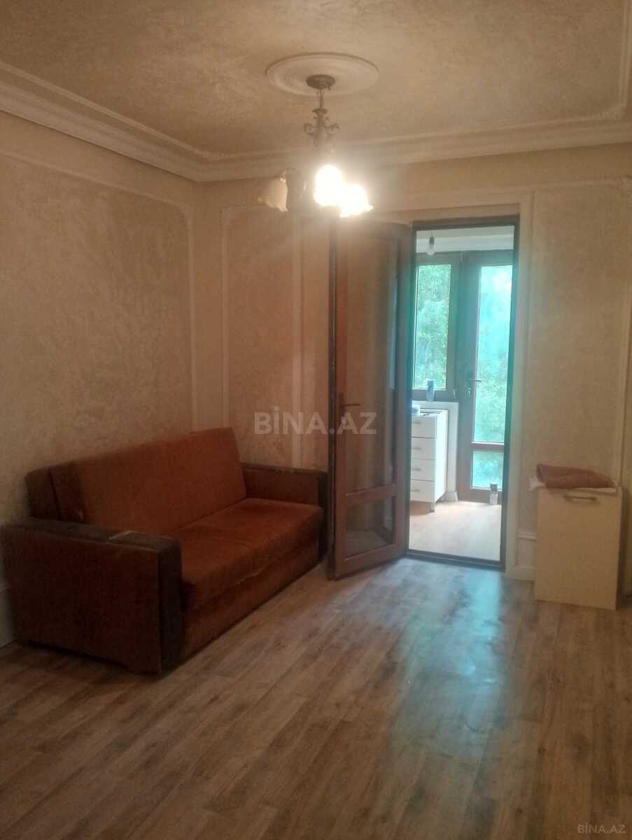 3 otaqlı Köhnə tikili, Həzi Aslanov m., Bakı