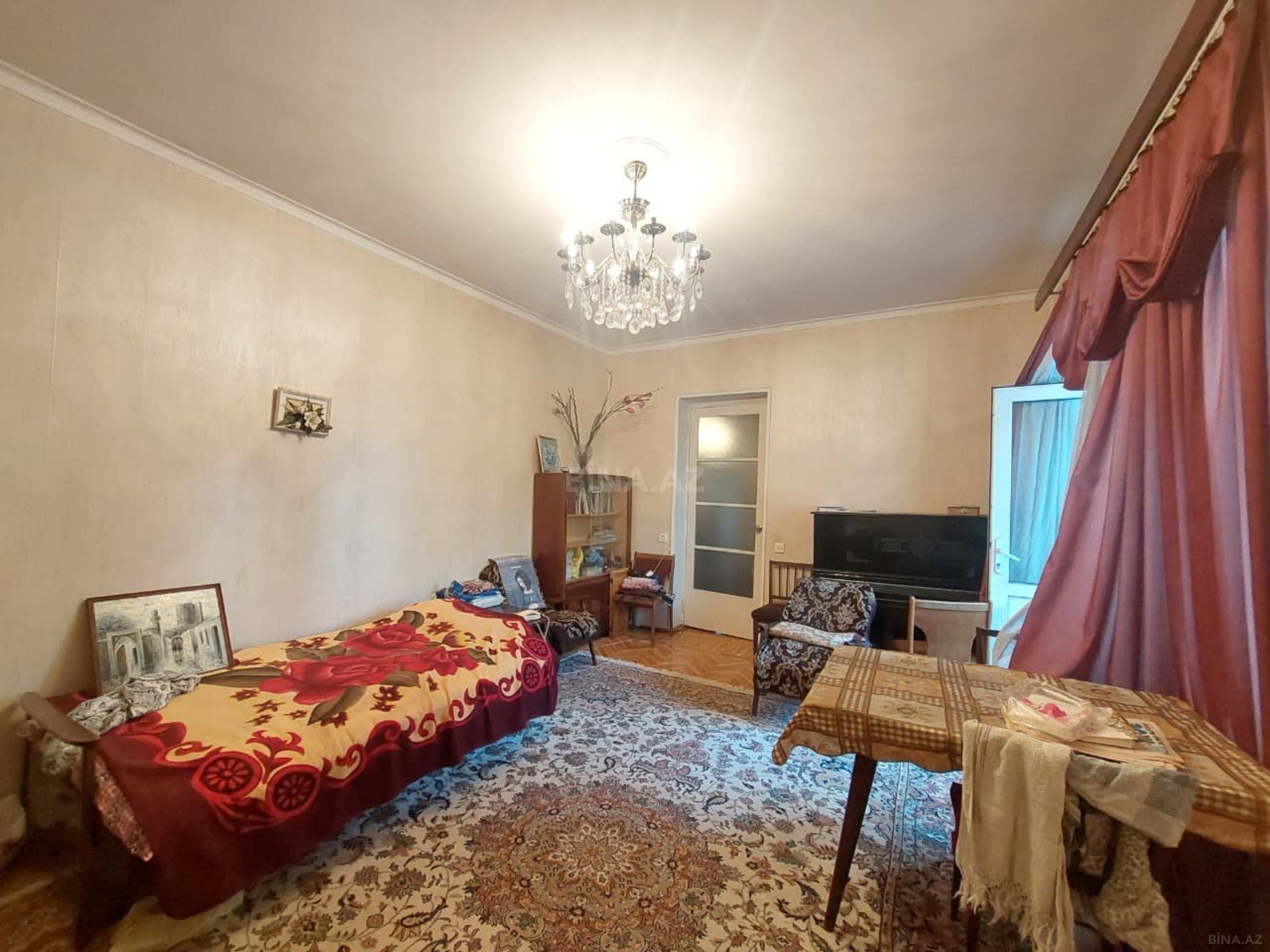 2 otaqlı Köhnə tikili, Elmlər Akademiyası m., Bakı