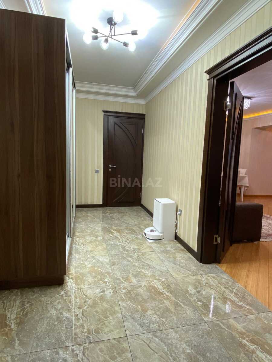 3 otaqlı Köhnə tikili, Elmlər Akademiyası m., Bakı