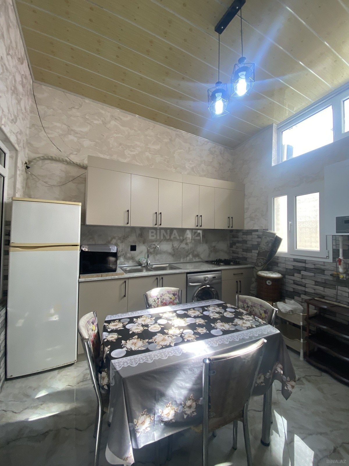 4 otaqlı Həyət evi/Bağ evi, Memar Əcəmi m., Bakı
