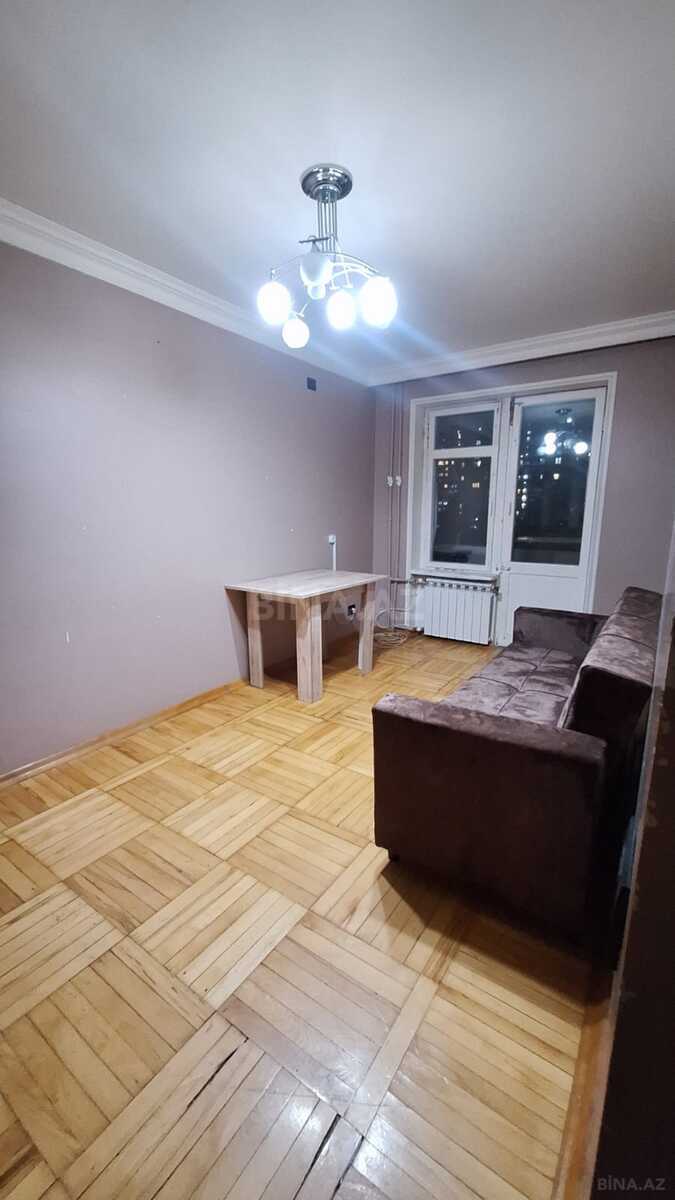 3 otaqlı Köhnə tikili, Elmlər Akademiyası m., Bakı