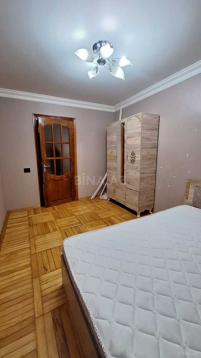 3 otaqlı Köhnə tikili, Elmlər Akademiyası m., Bakı