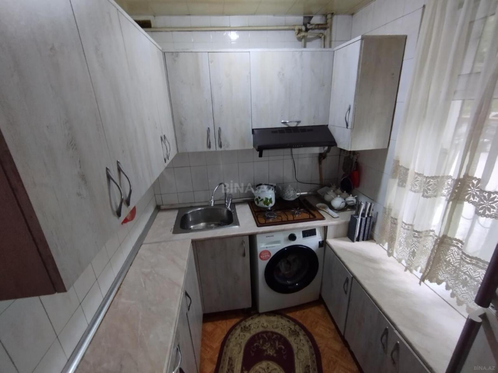 3 otaqlı Köhnə tikili, Neftçilər m., Bakı