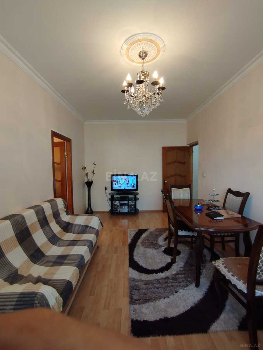 4 otaqlı Köhnə tikili, Yeni Yasamal q., Bakı