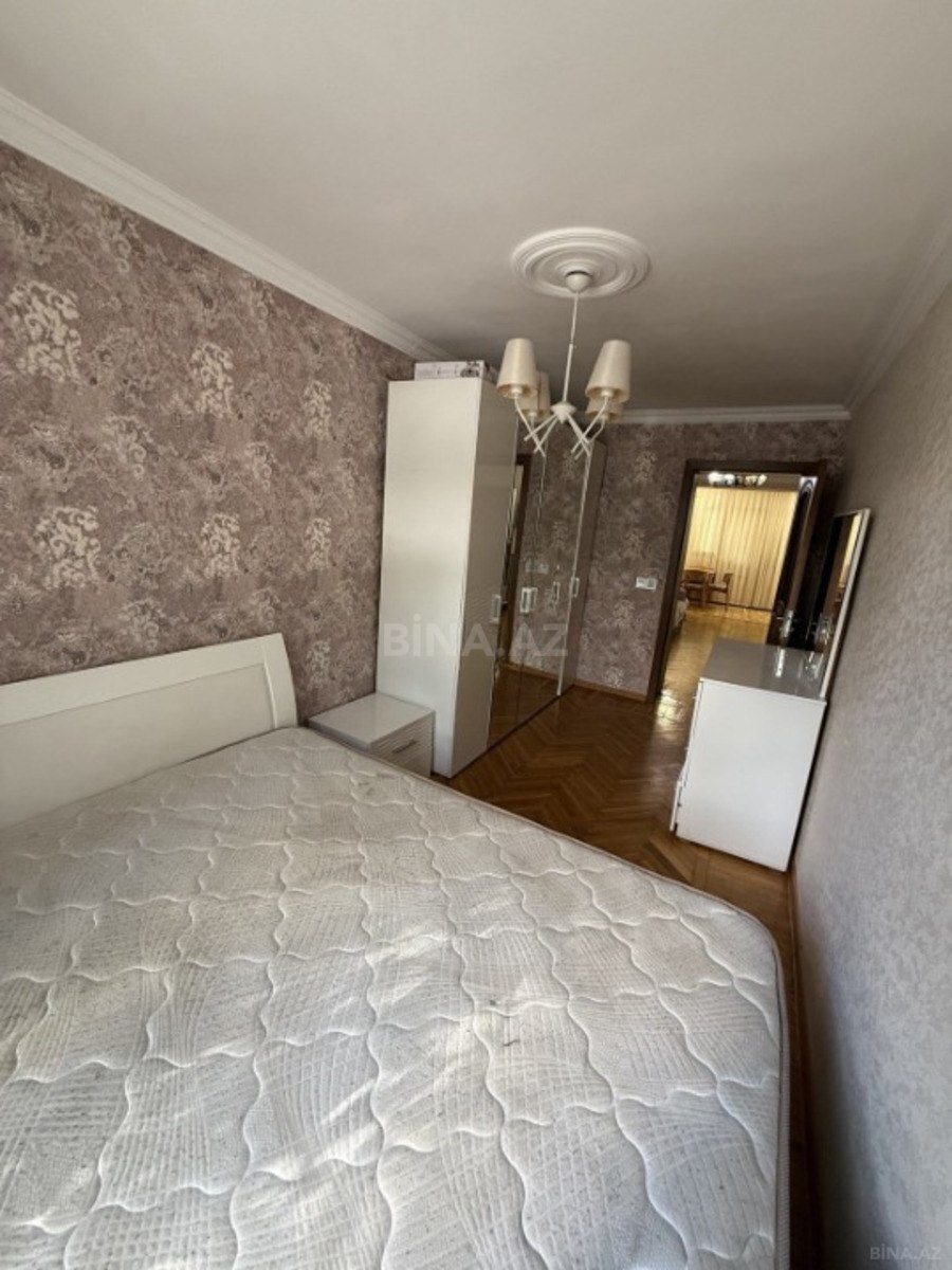 2 otaqlı Köhnə tikili, Elmlər Akademiyası m., Bakı