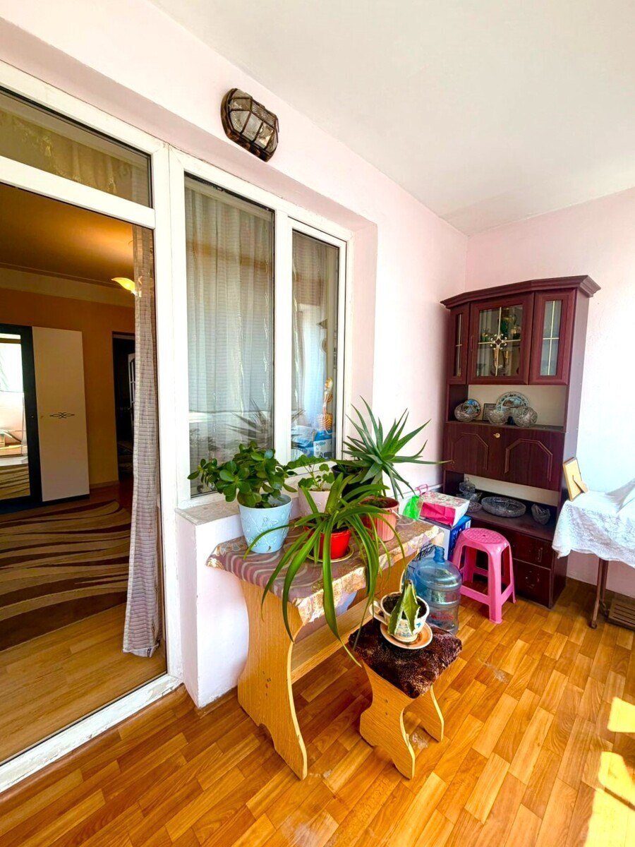 2 otaqlı Köhnə tikili, Bakıxanov q., Bakı
