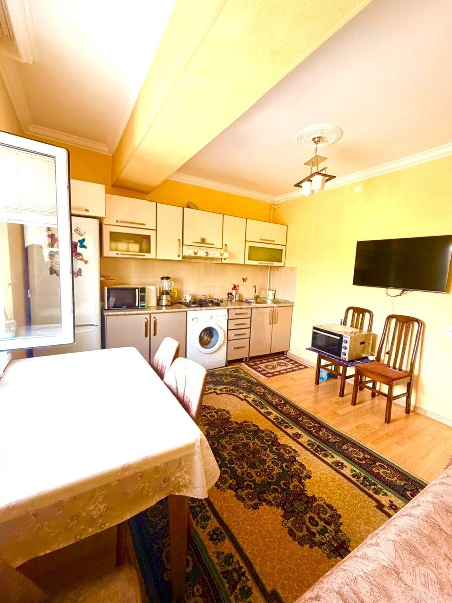 2 otaqlı Köhnə tikili, Bakıxanov q., Bakı