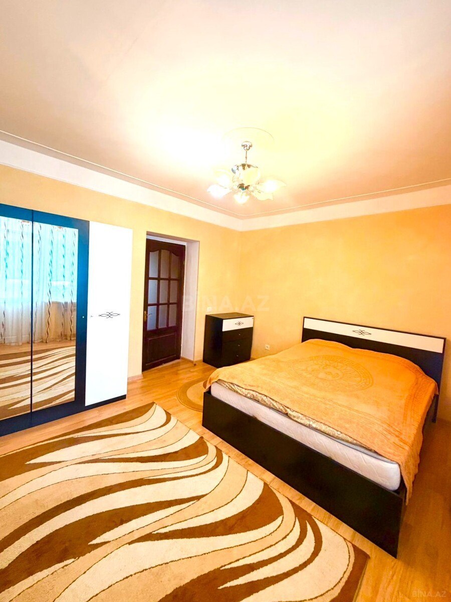 2 otaqlı Köhnə tikili, Bakıxanov q., Bakı