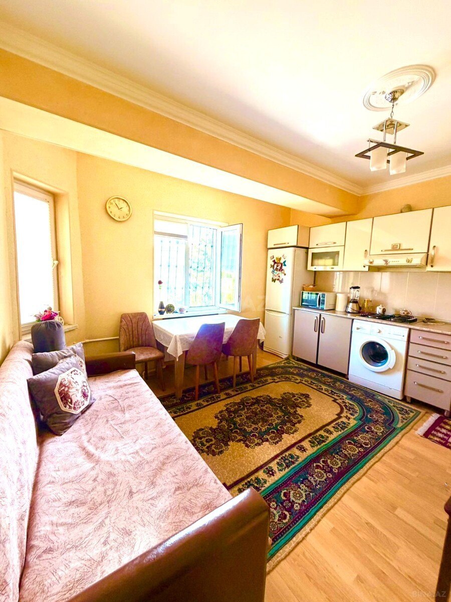 2 otaqlı Köhnə tikili, Bakıxanov q., Bakı