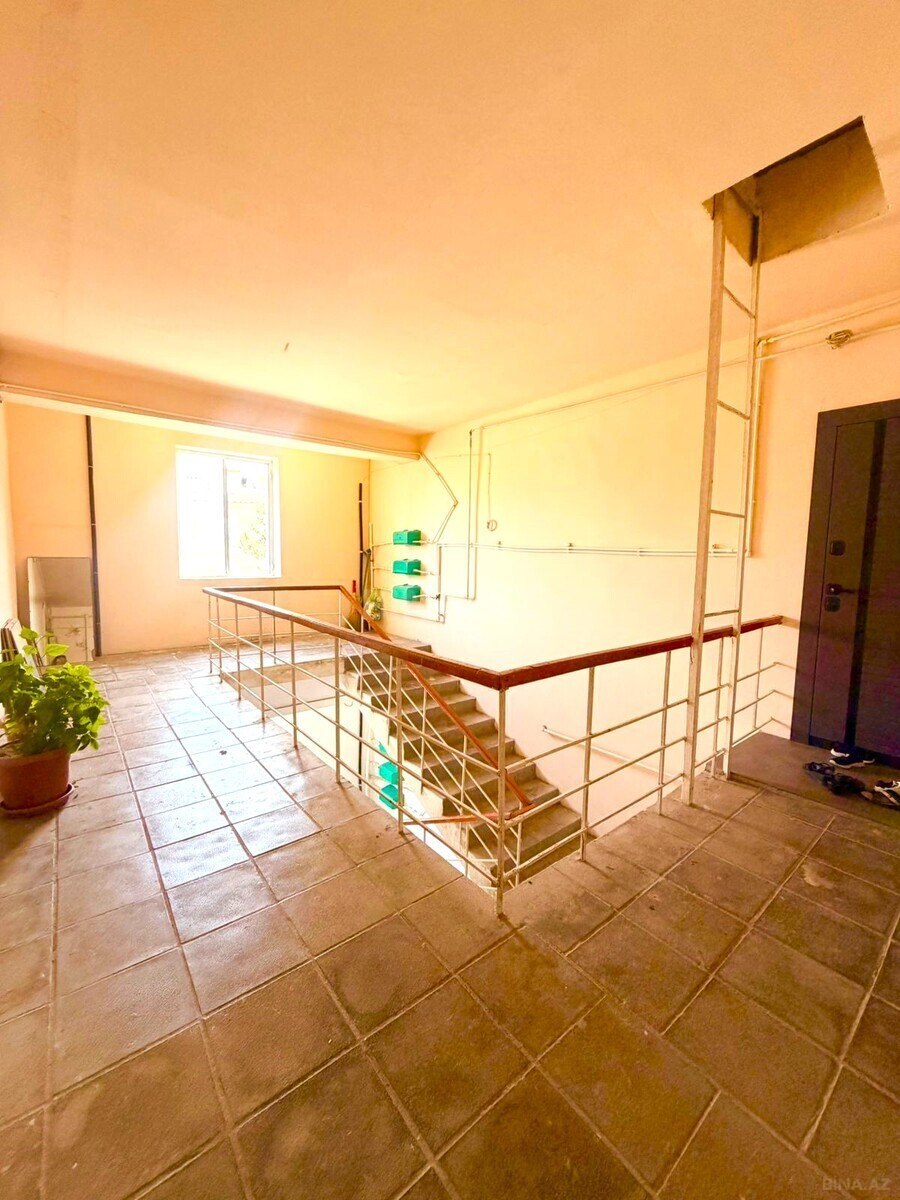 2 otaqlı Köhnə tikili, Bakıxanov q., Bakı