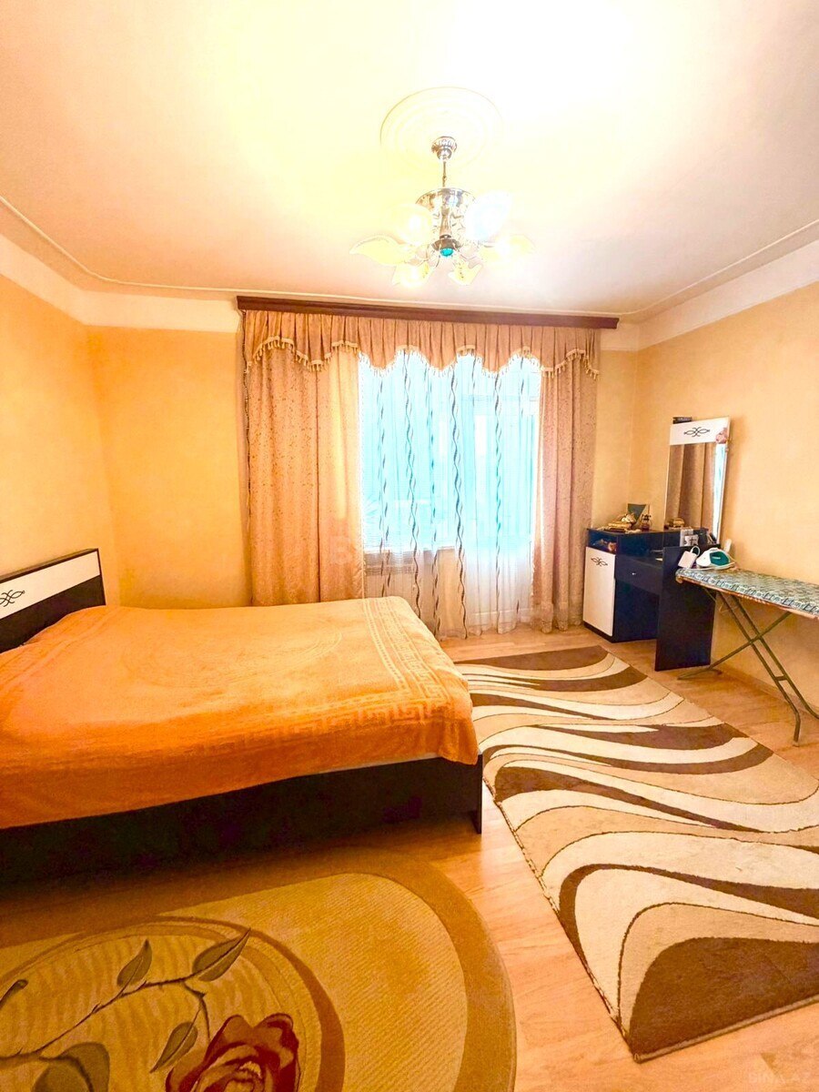 2 otaqlı Köhnə tikili, Bakıxanov q., Bakı