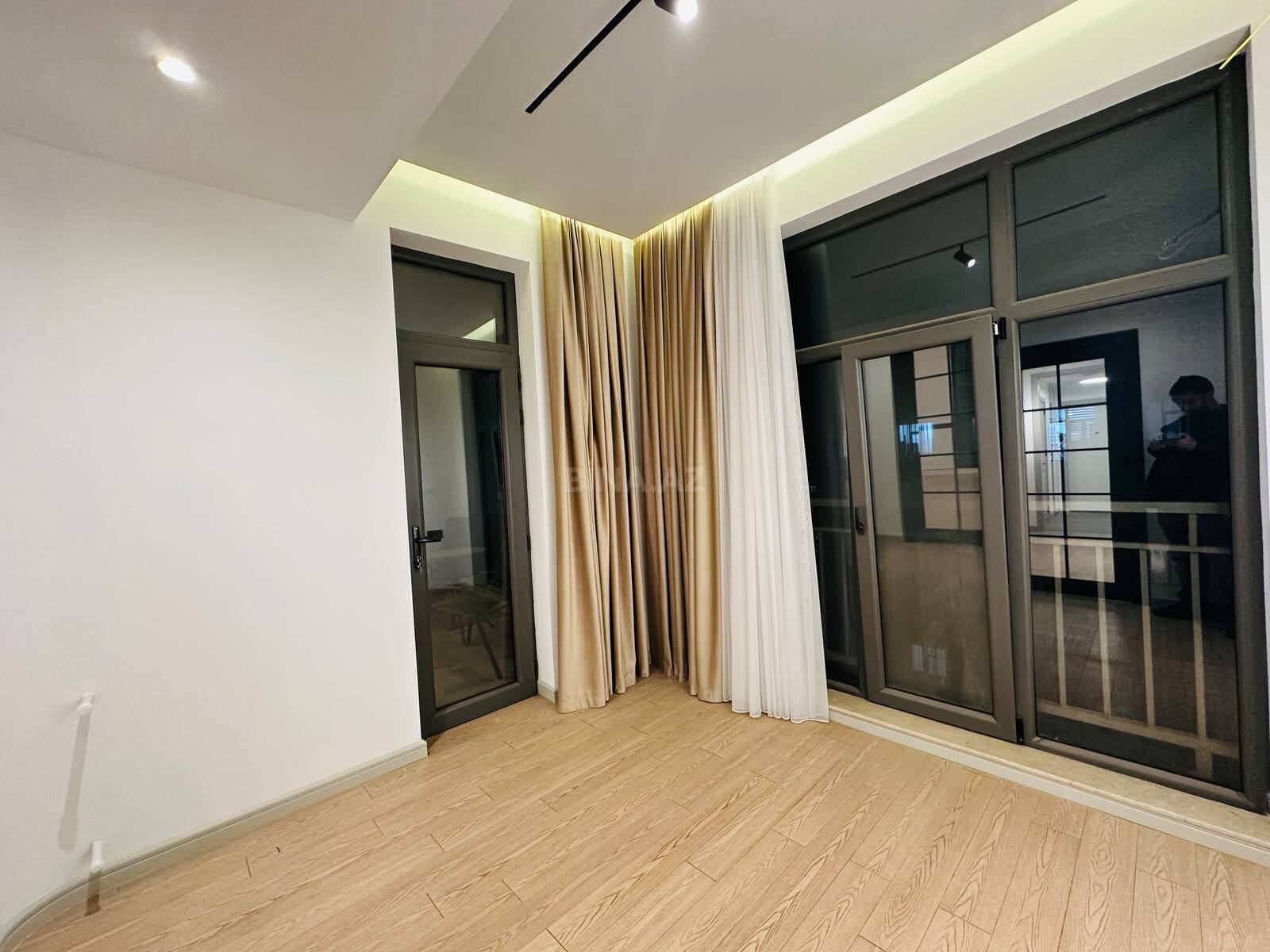 3 otaqlı Yeni tikili, 28 May m., Bakı