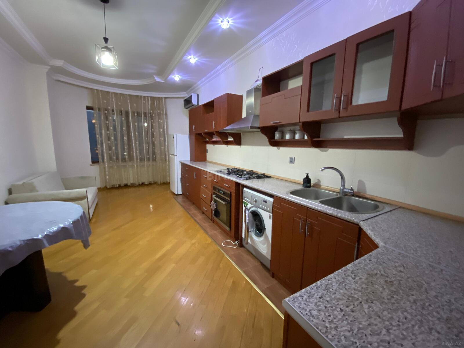 3 otaqlı Yeni tikili, 28 May m., Bakı