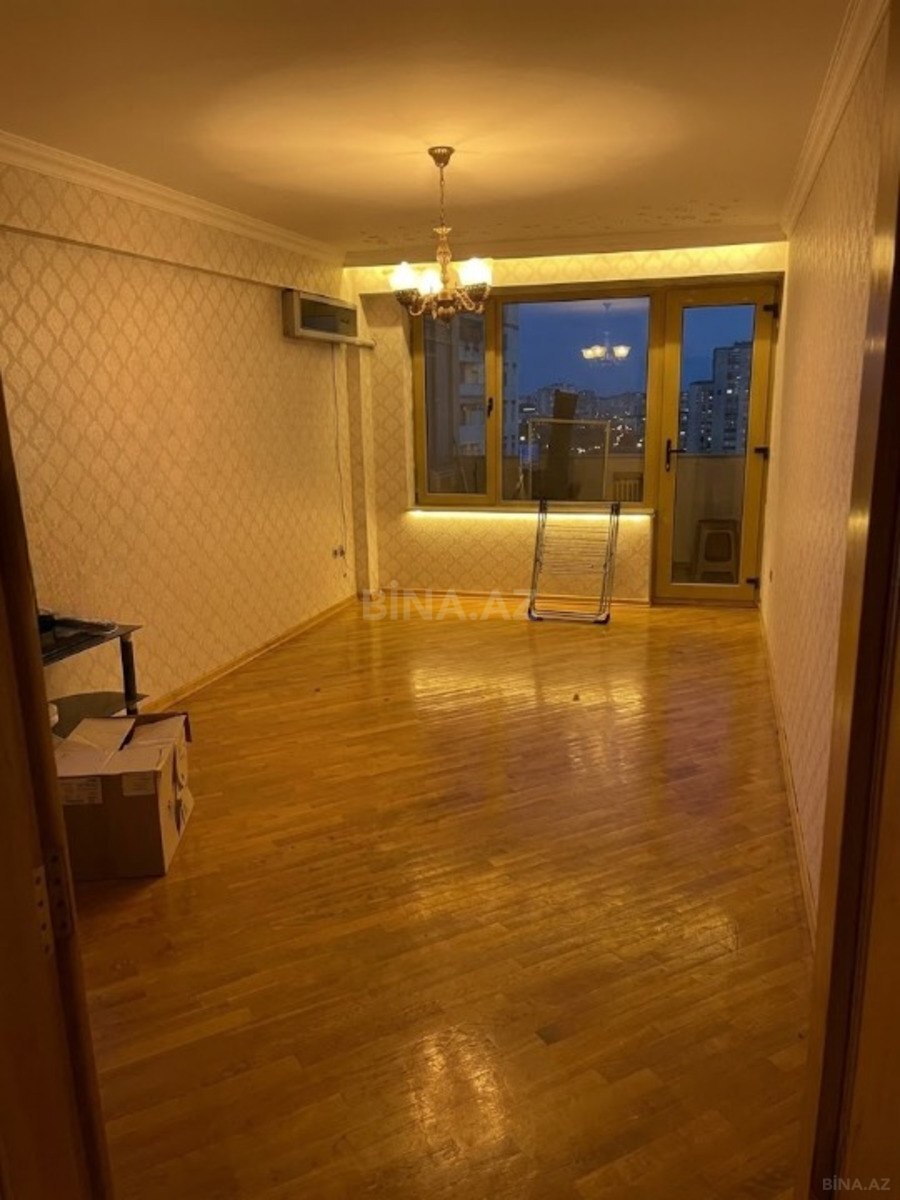 4 otaqlı Köhnə tikili, Elmlər Akademiyası m., Bakı