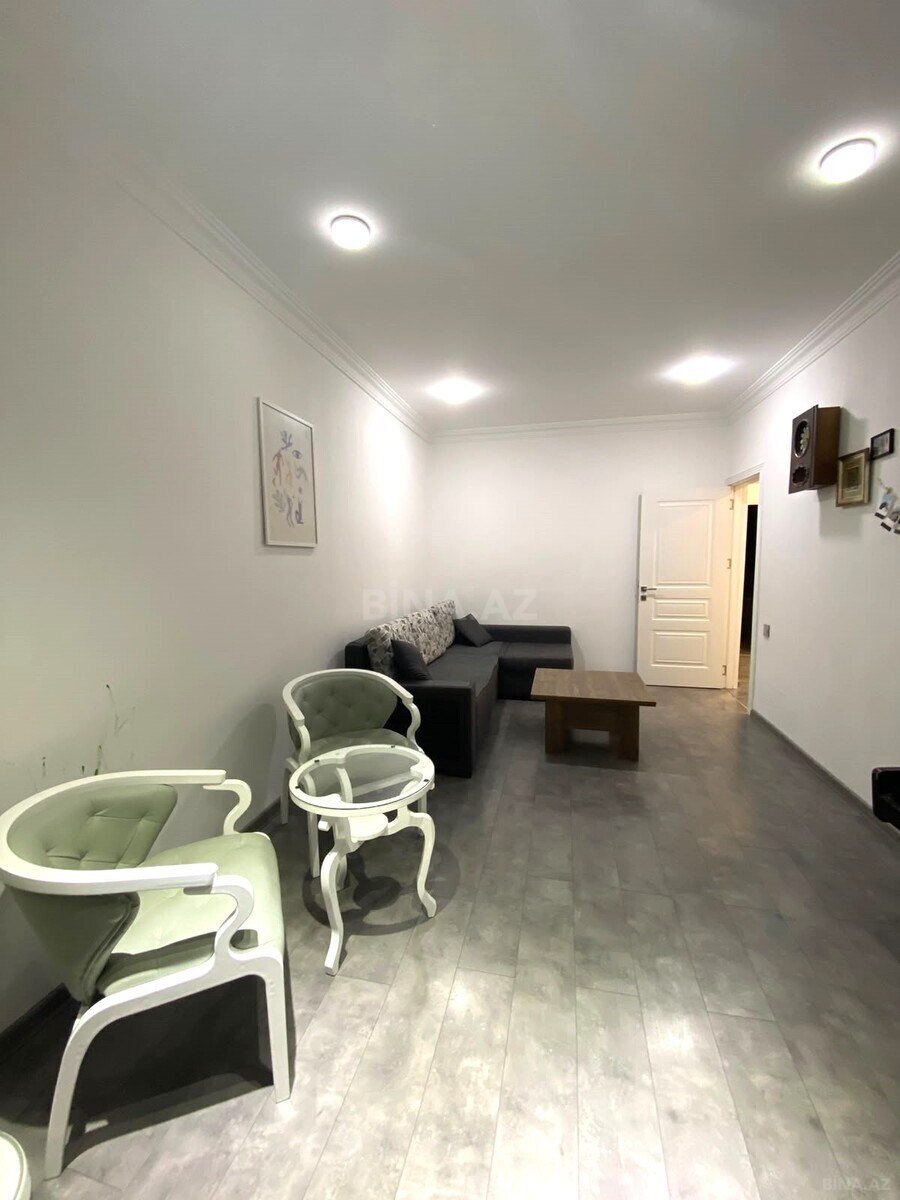 3 otaqlı Köhnə tikili, Yeni Günəşli q., Bakı