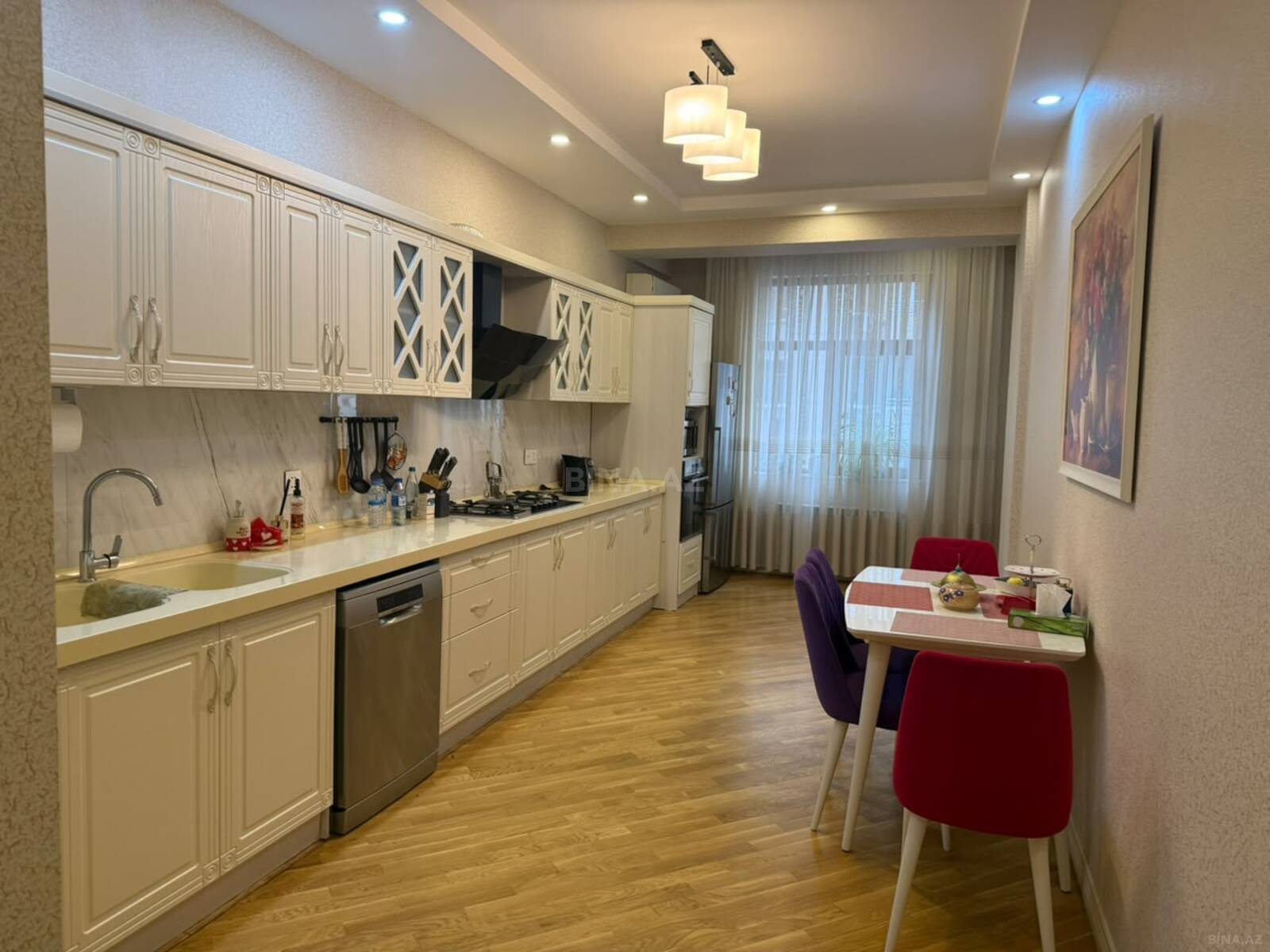3 otaqlı Yeni tikili, Şah İsmayıl Xətai m., Bakı