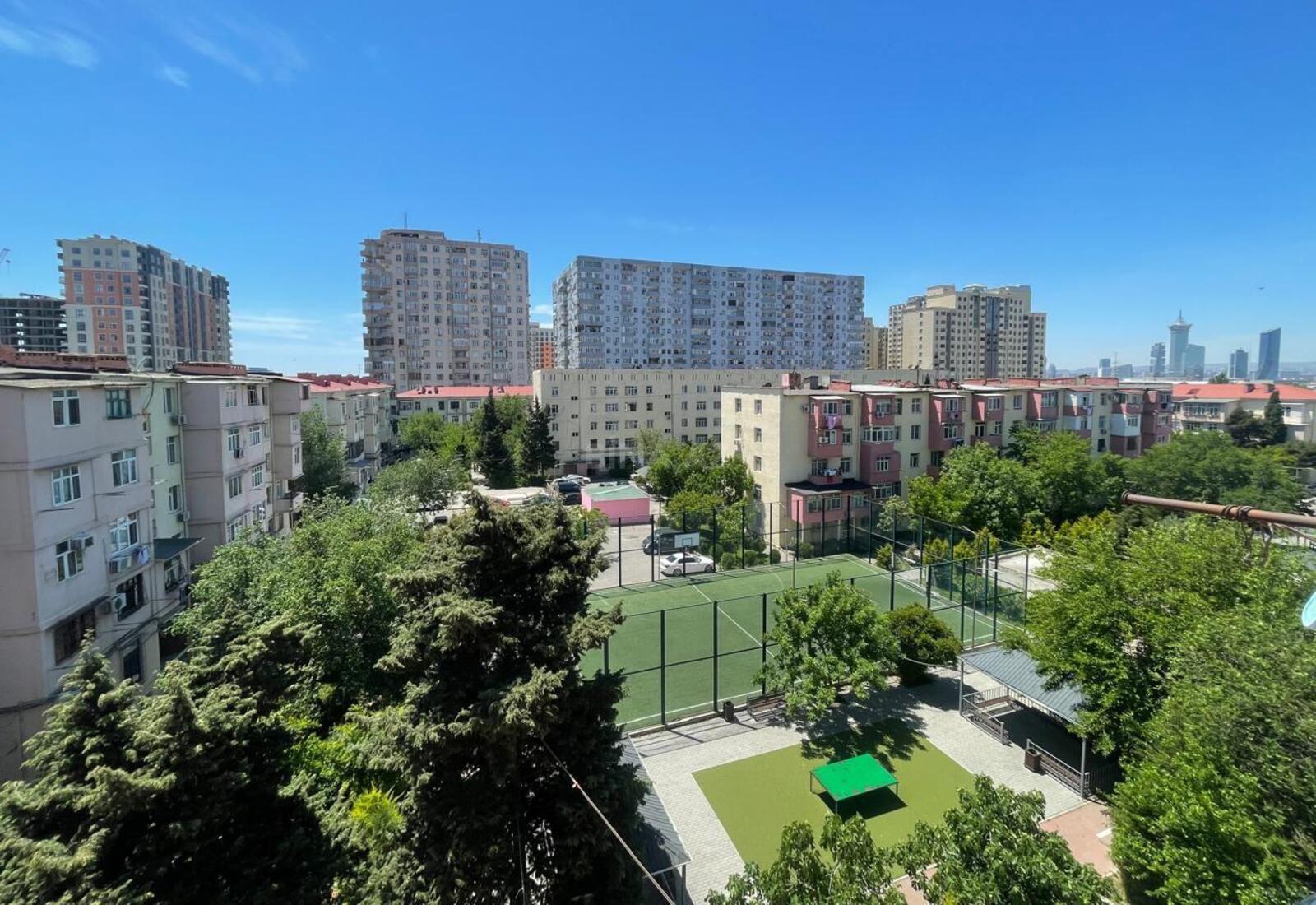 3 otaqlı Köhnə tikili, Qara Qarayev m., Bakı