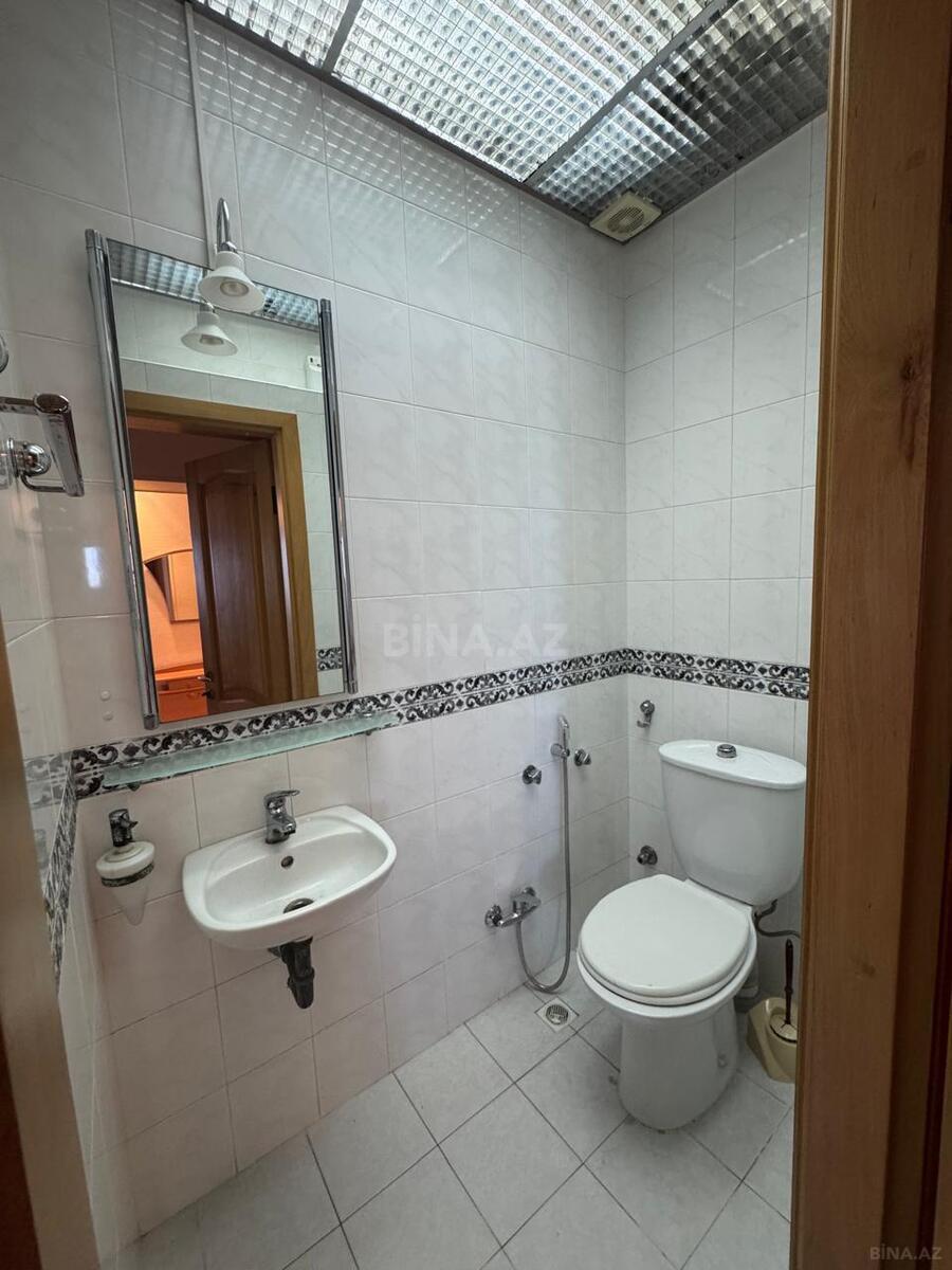 4 otaqlı Köhnə tikili, 20 Yanvar m., Bakı
