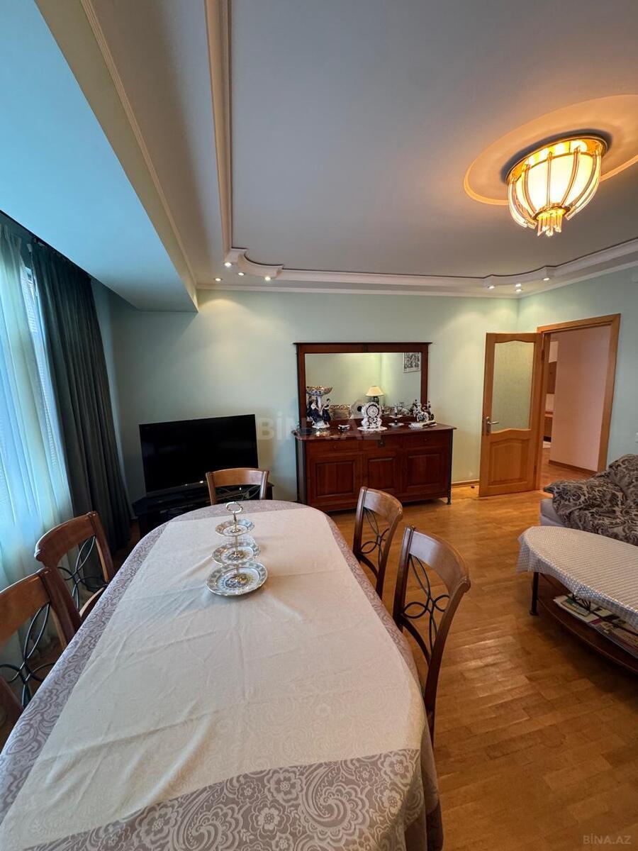 4 otaqlı Köhnə tikili, 20 Yanvar m., Bakı