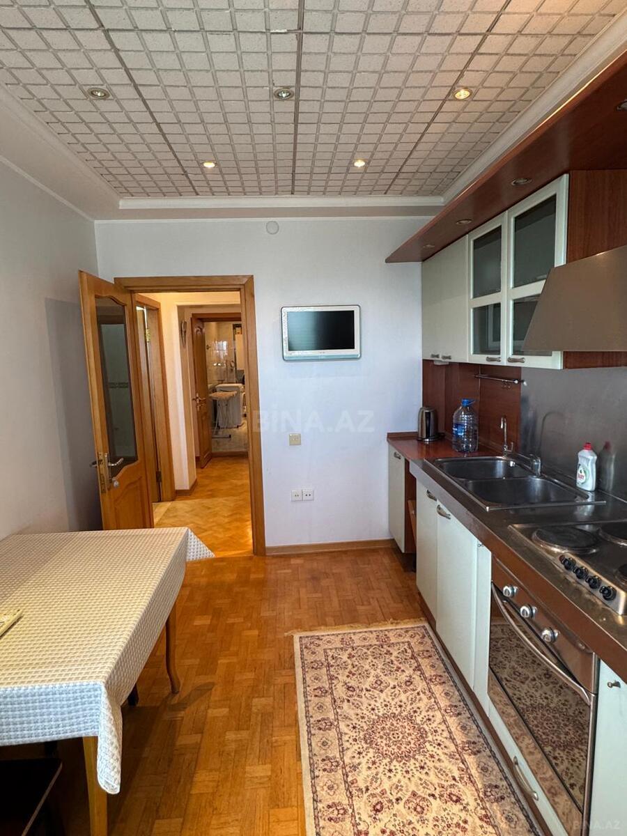 4 otaqlı Köhnə tikili, 20 Yanvar m., Bakı