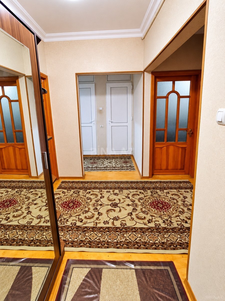 3 otaqlı Köhnə tikili, Həzi Aslanov m., Bakı