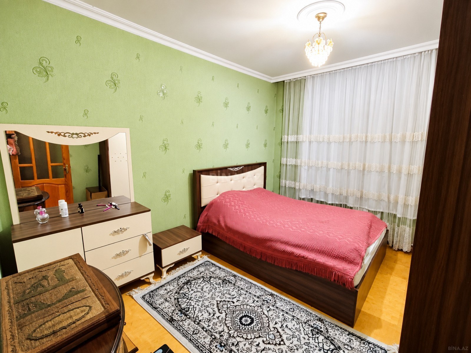 3 otaqlı Köhnə tikili, Həzi Aslanov m., Bakı