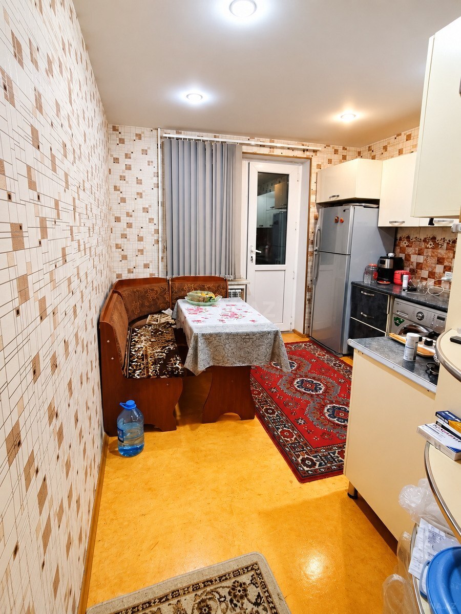 3 otaqlı Köhnə tikili, Həzi Aslanov m., Bakı