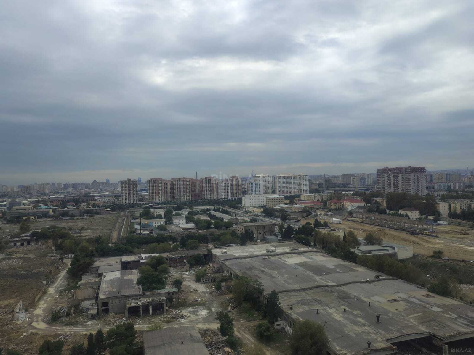 4 otaqlı Yeni tikili, 7-ci mikrorayon q., Bakı