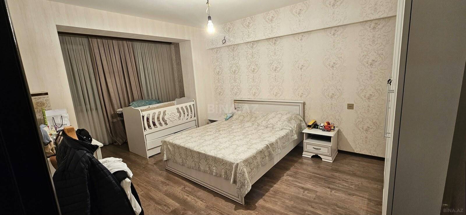 3 otaqlı Köhnə tikili, Qara Qarayev m., Bakı