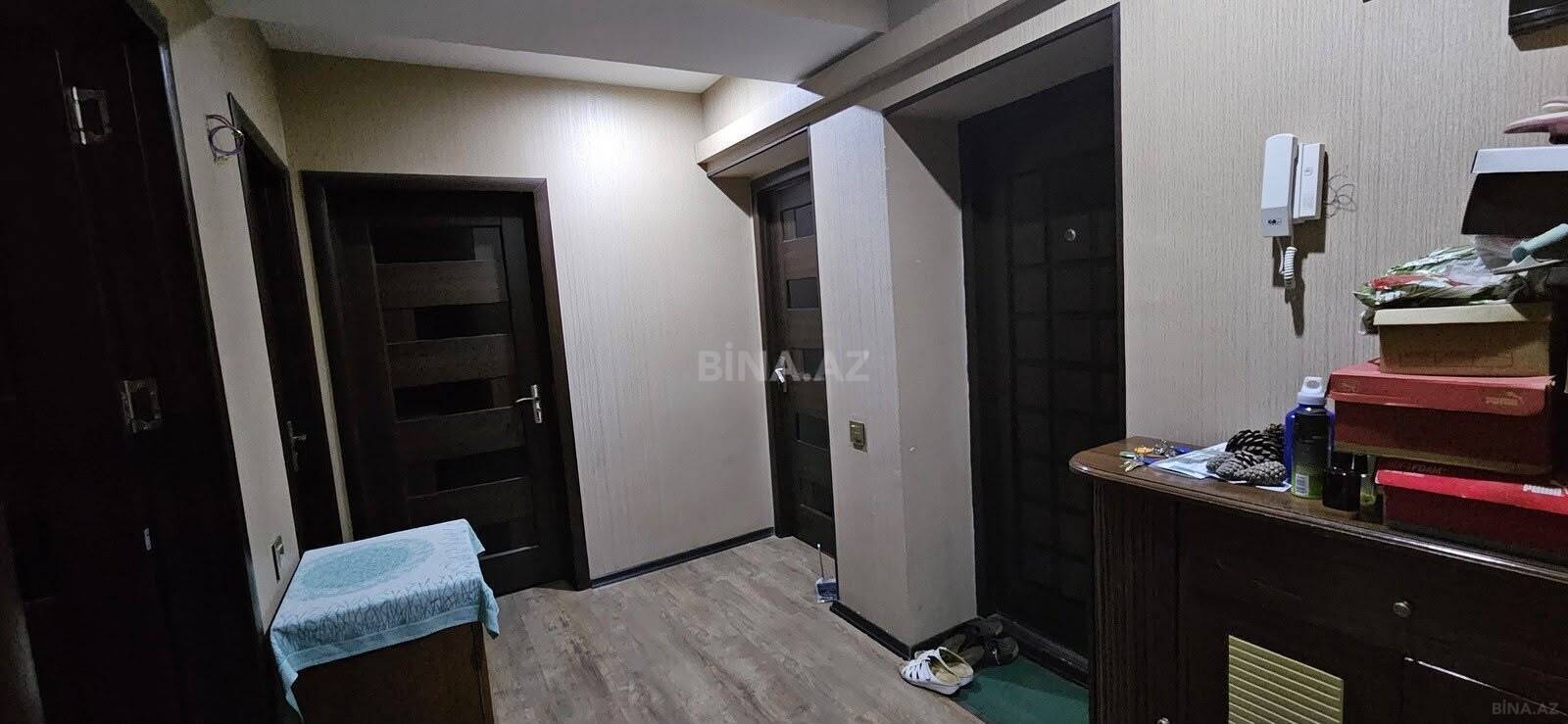 3 otaqlı Köhnə tikili, Qara Qarayev m., Bakı