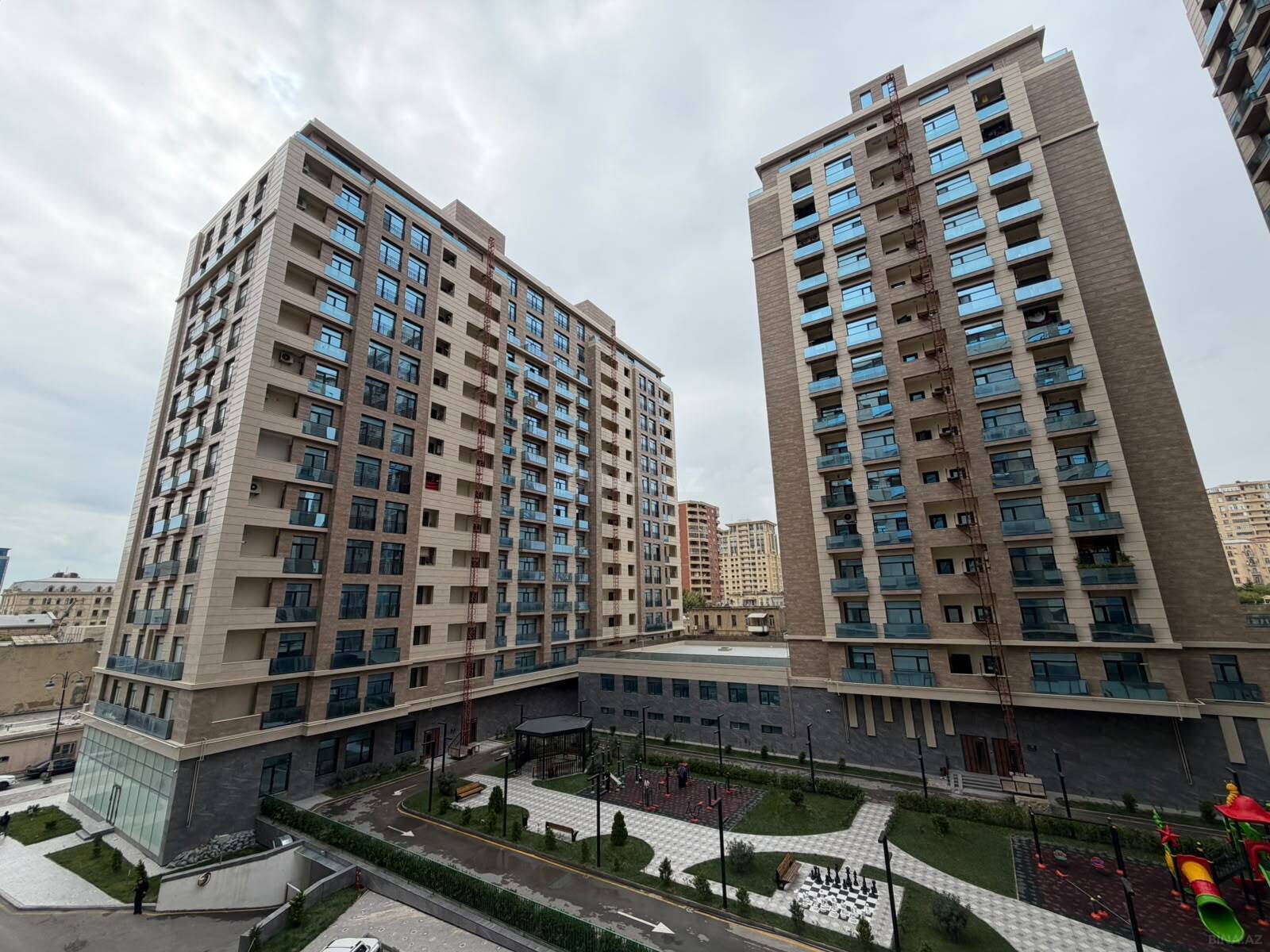 3 otaqlı Yeni tikili, Nizami m., Bakı