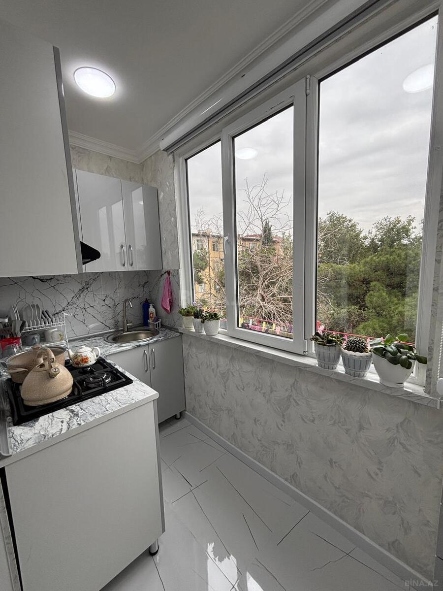 2 otaqlı Köhnə tikili, Memar Əcəmi m., Bakı