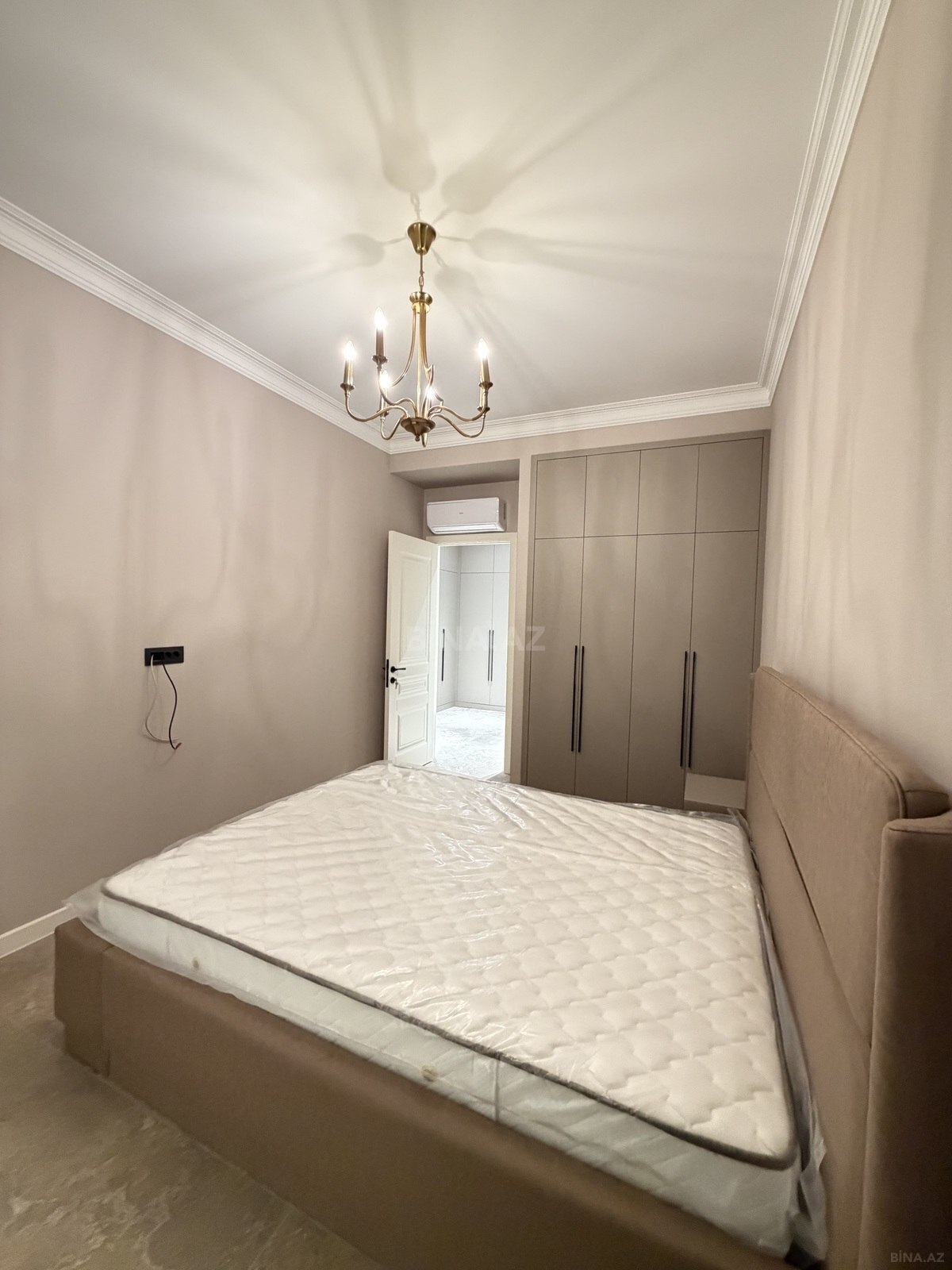 3 otaqlı Yeni tikili, Elmlər Akademiyası m., Bakı