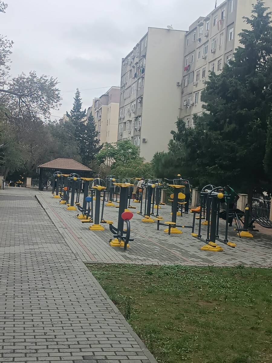 1 otaqlı Köhnə tikili, Memar Əcəmi m., Bakı