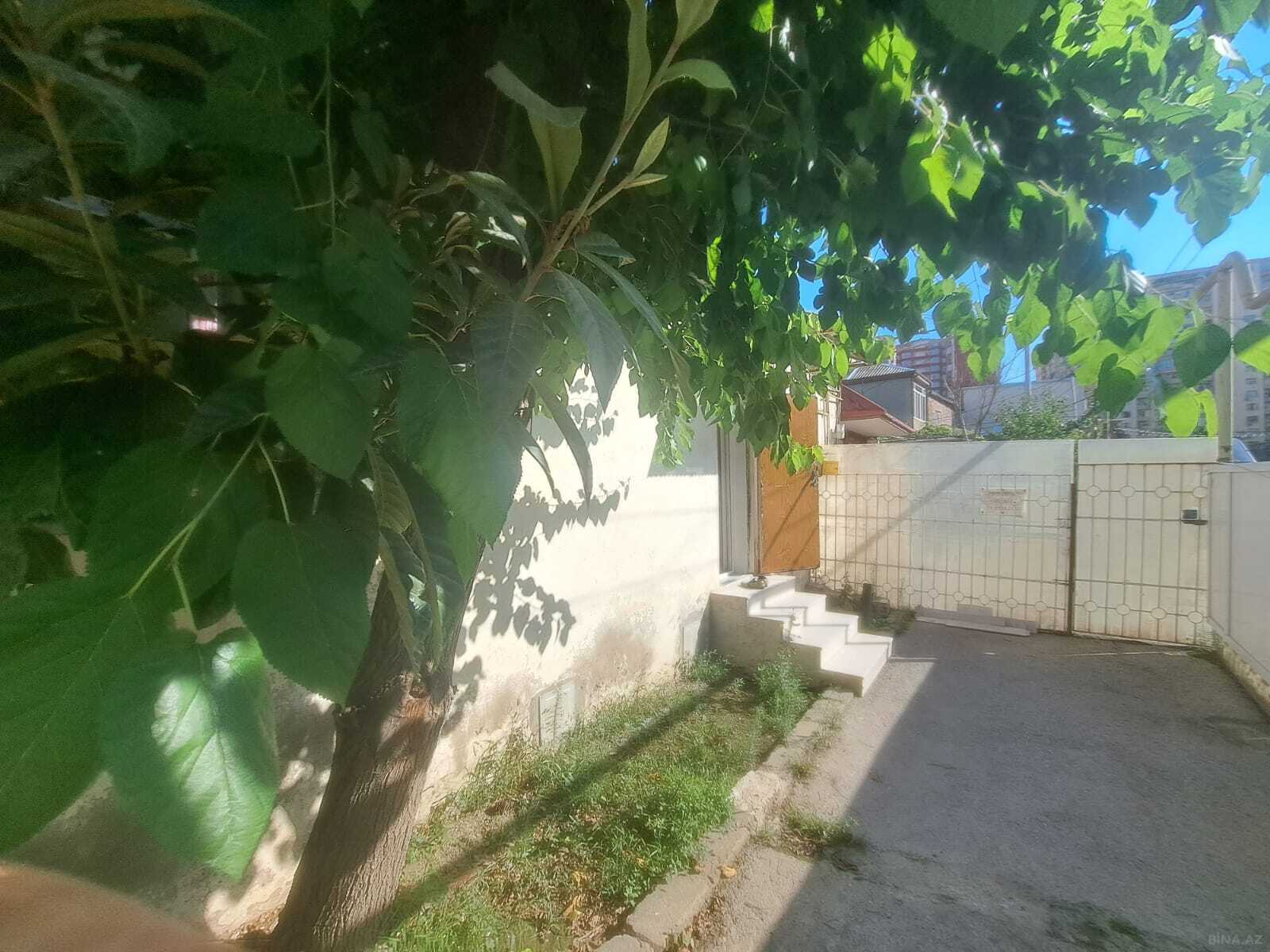 3 otaqlı Həyət evi/Bağ evi, İnşaatçılar m., Bakı