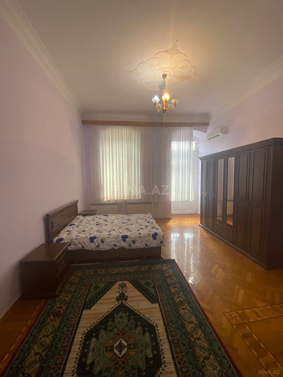 4 otaqlı Köhnə tikili, Nizami m., Bakı