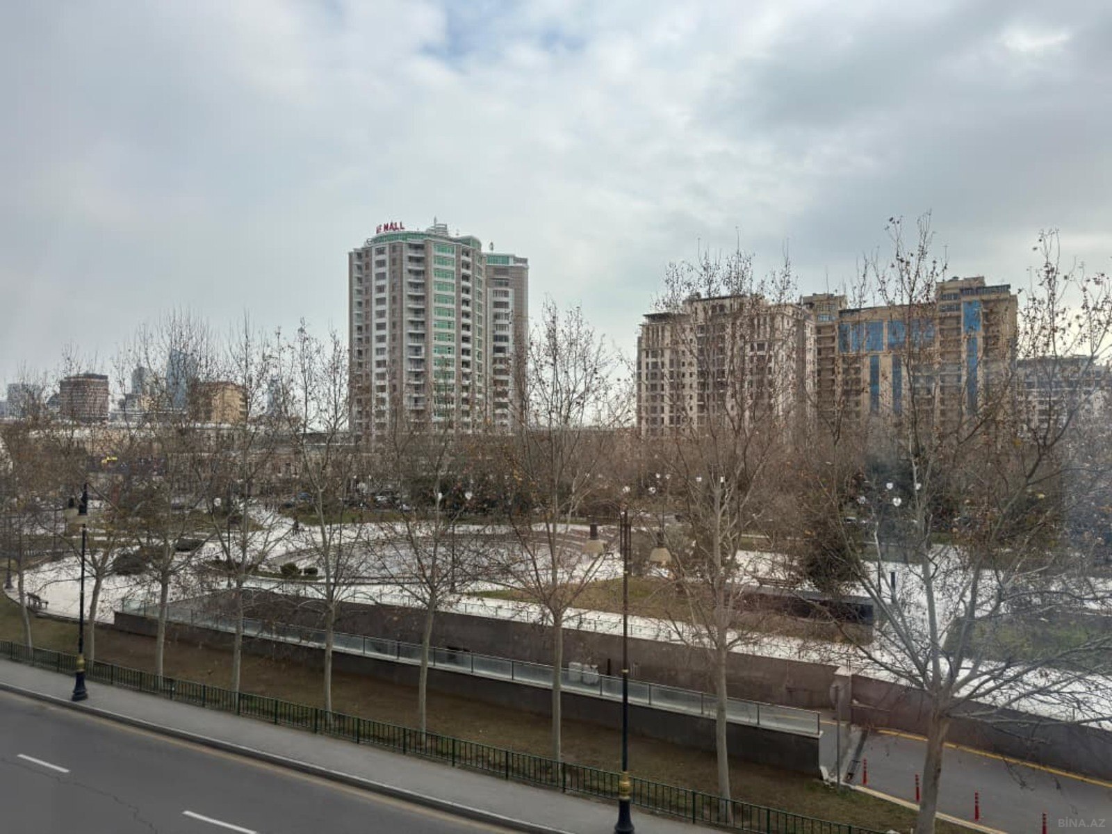 3 otaqlı Köhnə tikili, Sahil m., Bakı