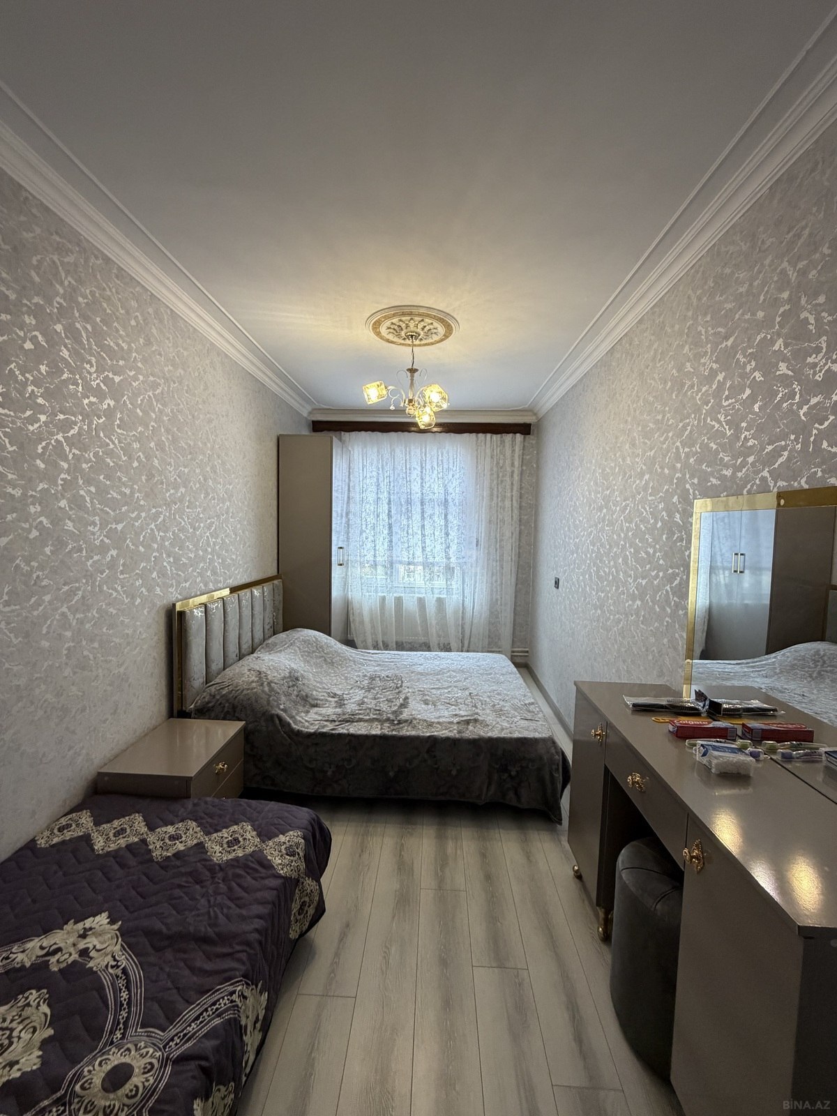 3 otaqlı Köhnə tikili, Memar Əcəmi m., Bakı