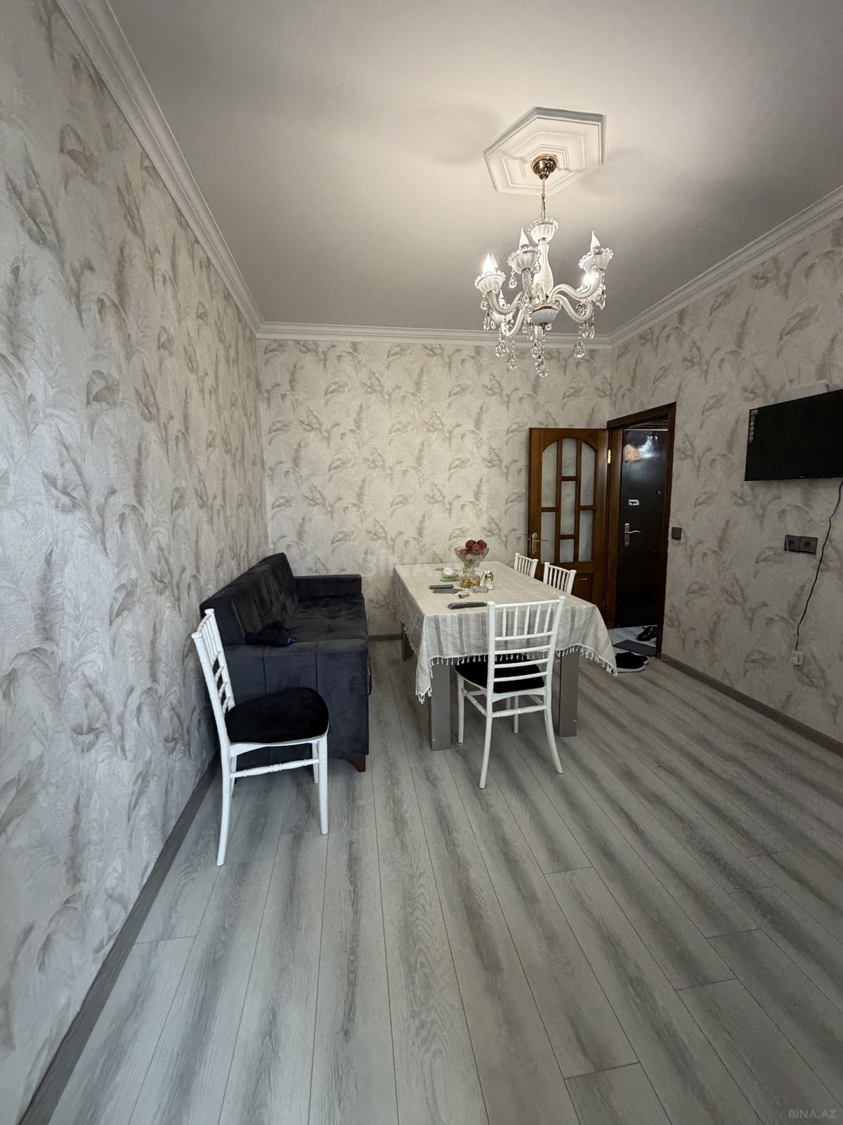 3 otaqlı Köhnə tikili, Memar Əcəmi m., Bakı