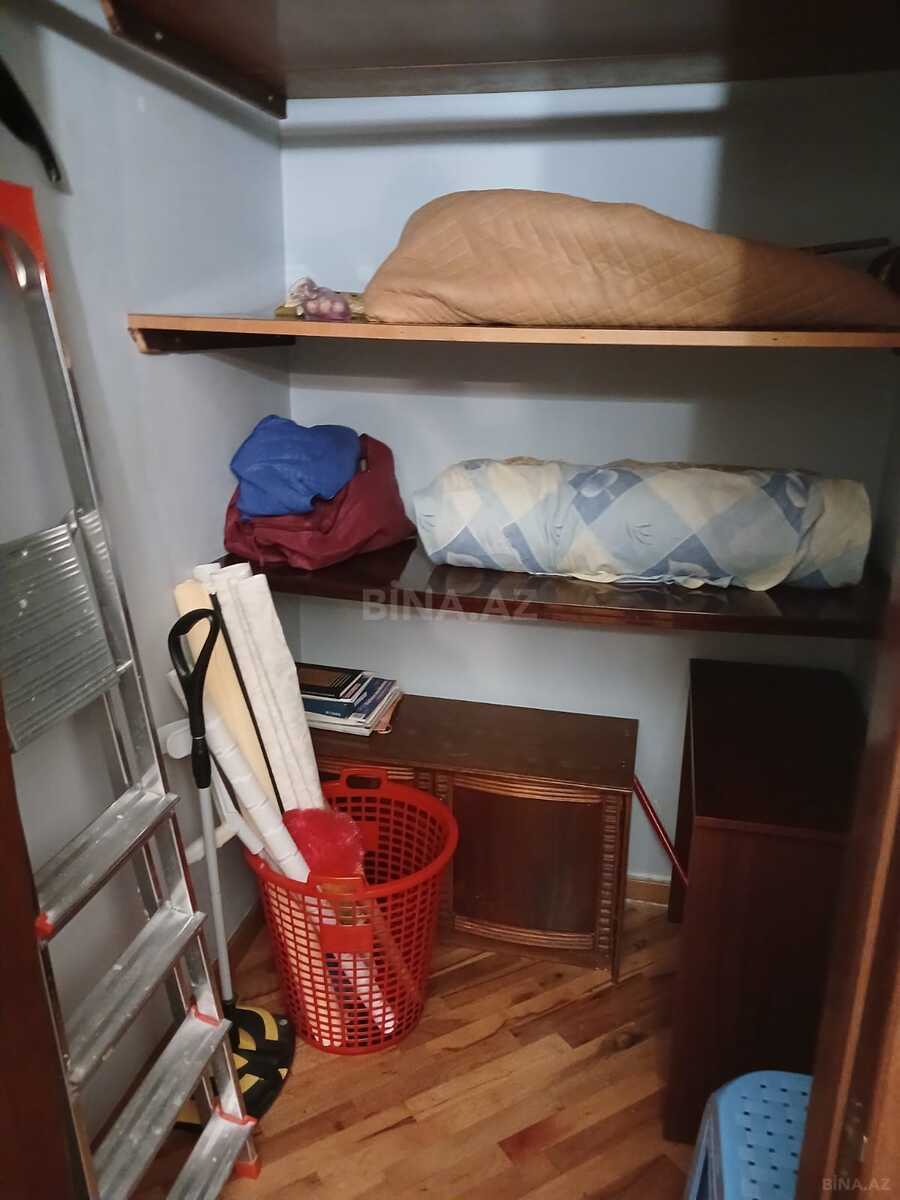 3 otaqlı Köhnə tikili, Şah İsmayıl Xətai m., Bakı